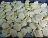 Foto del paso 1 de la receta: Patatas al ketchup horneadas