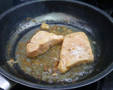 Foto del paso 3 de la receta: Salmón con puré de patata y mayonesa