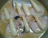 Foto del paso 1 de la receta: Merluza con espárragos al Albariño Paco & Lola