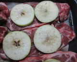 Foto del paso 3 de la receta: Chuletas de cerdo con manzanas dulces