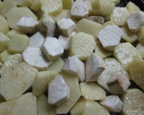Foto del paso 2 de la receta: Papas y batatas al ajo y pimienta