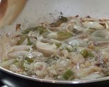 Foto del paso 3 de la receta: Tortilla de bacalao con pimiento