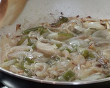 Foto del paso 3 de la receta: Tortilla de bacalao con pimiento