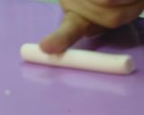 Foto del paso 2 de la receta: Muñeca de fondant, las piernas y botas