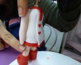 Foto del paso 2 de la receta: Muñeca de fondant - brazo, mano y cuello