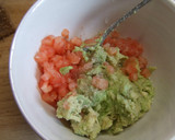 Foto del paso 2 de la receta: Sándwiches de salmón y aguacate para la hora del té