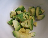 Foto del paso 1 de la receta: Bocadillo de pollo frío con aguacate