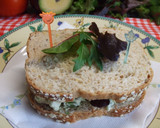 Foto del paso 5 de la receta: Bocadillo de pollo frío con aguacate