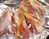 Foto del paso 4 de la receta: Cordero al horno con patatas asadas y alcachofas