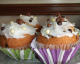 Foto del paso 4 de la receta: Muffins de vainilla con trocitos de chocolate y cobertura de naranja