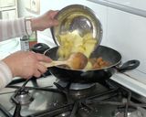 Foto del paso 8 de la receta: Bacalao con patatas y alcachofas