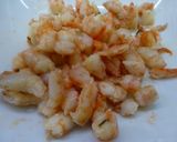Foto del paso 2 de la receta: Tomates rellenos de ensalada y gambas
