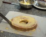 Foto del paso 5 de la receta: Roscón de bizcocho con yema quemada