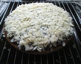 Foto del paso 9 de la receta: Pastel de café con crema de chocolate, almendras y glaseado real