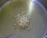 Foto del paso 4 de la receta: Pasta fresca con mariscos y salsa de ajo y aceite