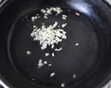 Foto del paso 1 de la receta: Aceitunas con mejillones en escabeche y queso manchego