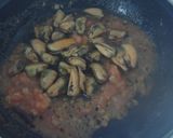 Foto del paso 4 de la receta: Aceitunas con mejillones en escabeche y queso manchego