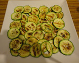 Foto del paso 2 de la receta: Ensalada de salmón y calabacín