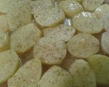 Foto del paso 1 de la receta: Patatas al horno confitadas con grasa de oca