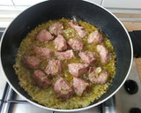 Foto del paso 4 de la receta: 🇪🇸 Carrillada de cerdo al vino tinto 🇪🇸