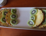 Foto del paso 3 de la receta: Fruta fresca acompañada de crema chantilly