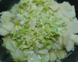 Foto del paso 1 de la receta: Tortilla de patatas con puerros