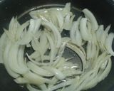 Foto del paso 3 de la receta: Queso de cabra frito con cebolla y tomate confitados