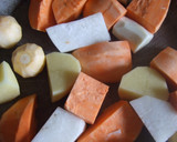 Foto del paso 1 de la receta: Tubérculos asados con nueces