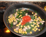 Foto del paso 7 de la receta: Revuelto de acelgas y garbanzos con salchichas