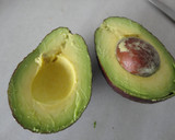 Foto del paso 1 de la receta: Barquitas de aguacate