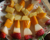 Foto del paso 4 de la receta: Brochetas de frutas de estación