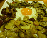 Foto del paso 3 de la receta: Variado de setas con huevo frito