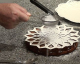 Foto del paso 6 de la receta: Tarta de chocolate con bizcocho