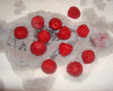 Foto del paso 2 de la receta: Postre primaveral de helado con frambuesas