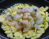 Foto del paso 1 de la receta: Revuelto de patata con gulas