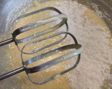 Foto del paso 3 de la receta: Magdalenas de maicena con arándanos rojos
