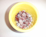 Foto del paso 4 de la receta: Magdalenas de maicena con arándanos rojos