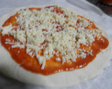 Foto del paso 1 de la receta: Pizza de gorgonzola y jamón con piña