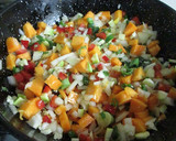 Foto del paso 2 de la receta: Pimientos rellenos de vegetales y queso fresco