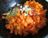 Foto del paso 2 de la receta: Berenjenas rellenas de vegetales y quesos variados