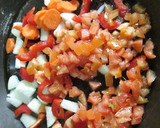 Foto del paso 2 de la receta: Arroz al azafrán con cerdo y verduras