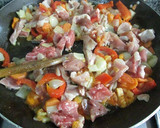 Foto del paso 3 de la receta: Arroz al azafrán con cerdo y verduras