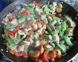 Foto del paso 4 de la receta: Arroz al azafrán con cerdo y verduras