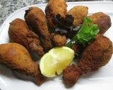Foto del paso 8 de la receta: Muslitos de pollo rebozados con pan rallado y especias