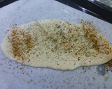 Foto del paso 2 de la receta: Pizza provenzal de jamón ibérico y aceitunas negras