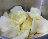 Foto del paso 1 de la receta: Compota de manzana con jengibre y limón
