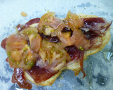 Foto del paso 3 de la receta: Pizza provenzal de jamón ibérico y aceitunas negras