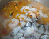 Foto del paso 5 de la receta: Marmitako de sargo, langostinos y mejillones