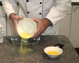 Foto del paso 2 de la receta: Bizcocho de almendras casero