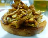 A picture of step 2 of Pintxo de seta y huevo de perdiz.